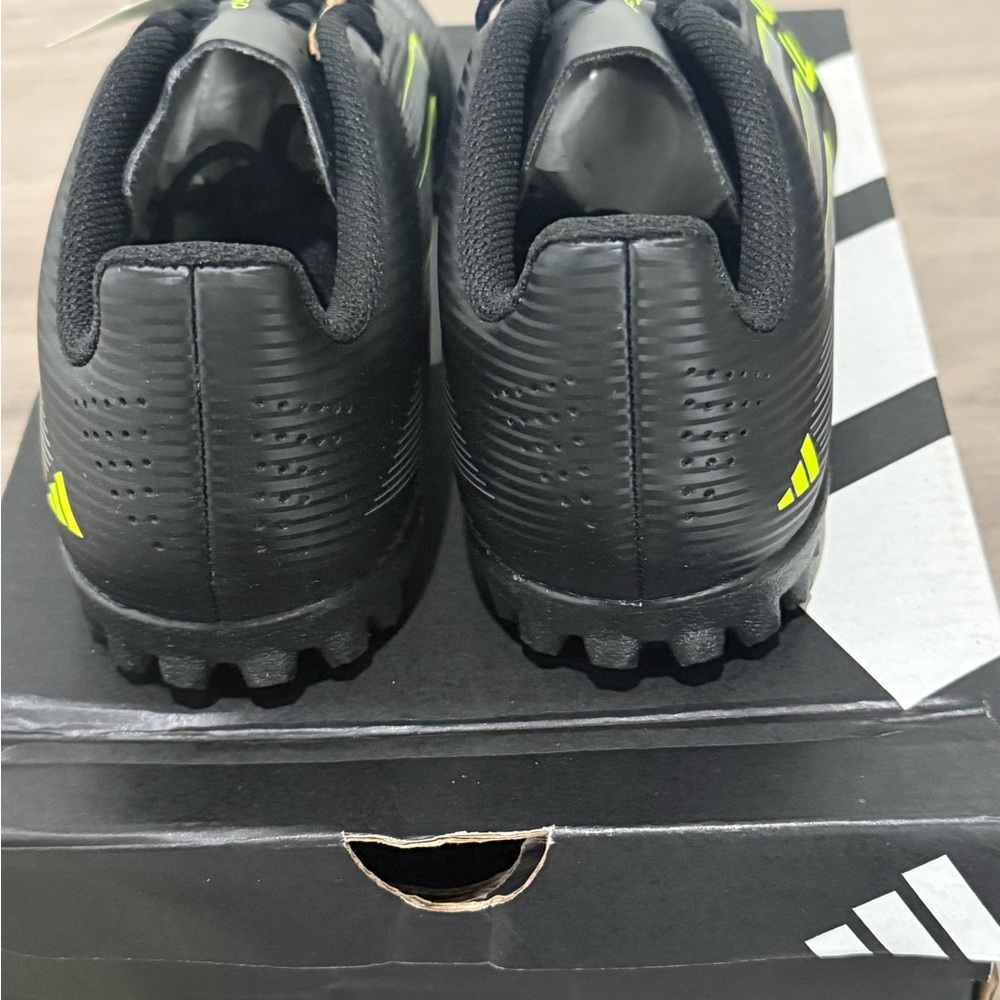 Adidas F50 Turf Shoes - Picture 4 of 6